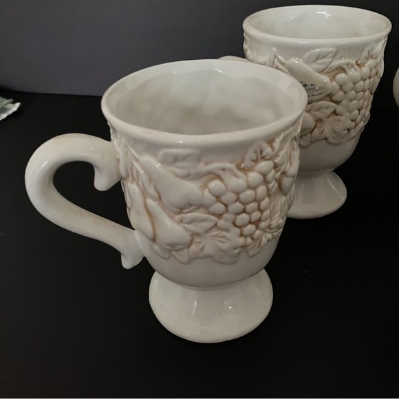 Lot of 4 embossed fruits handpainted coffee mugs New - Picture 2 of 4